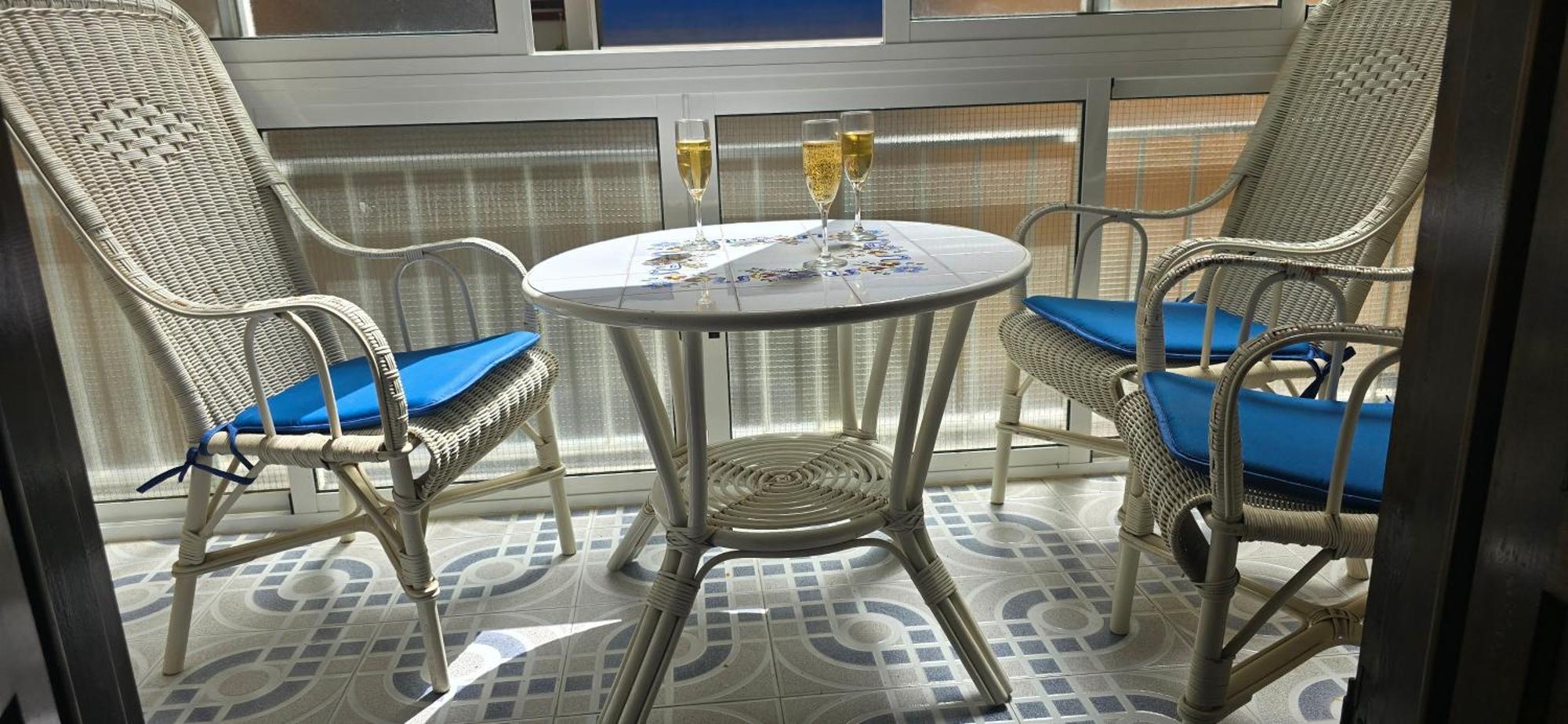 Casa De La Felicidad Cerca De La Playa Apartment ซานตาโปลา ภายนอก รูปภาพ